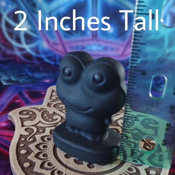 Keroppi: Obsidian Carving - Picture 2 of 6